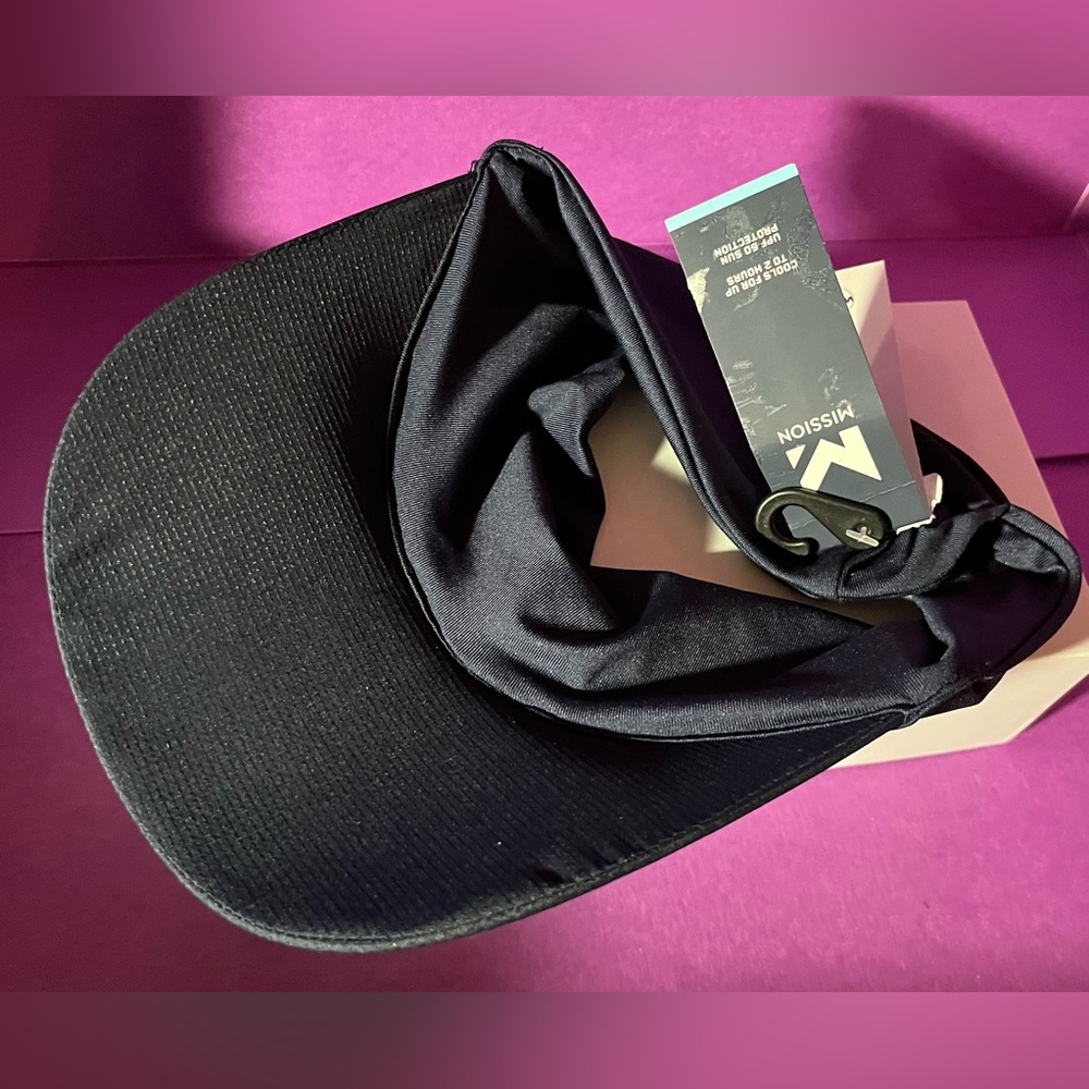 MISSION - Unisex Black Performance Visor with Sweatband🧢🧢 - Picture 3 of 5
